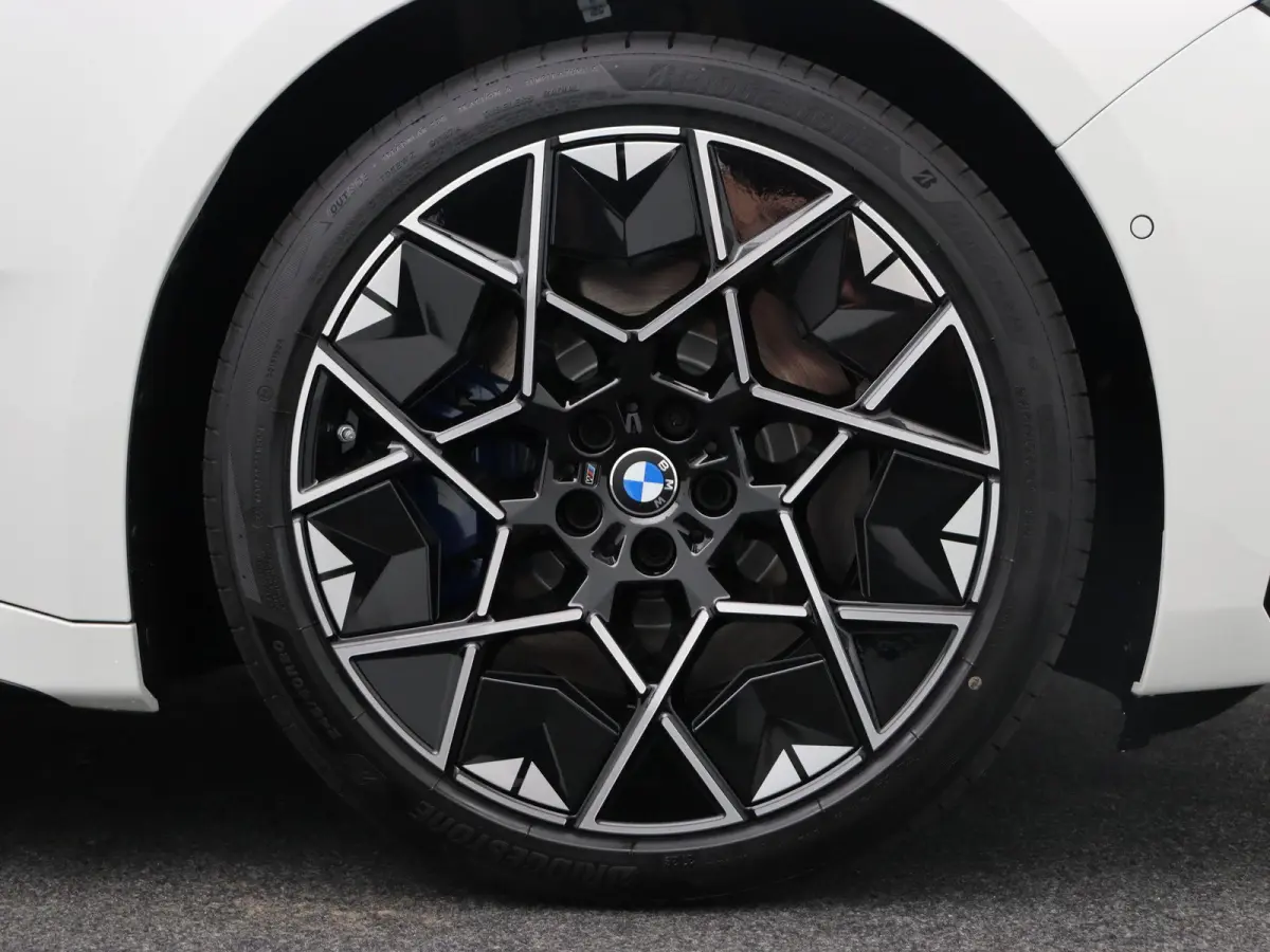 50 xDrive First Edition | M Sportpakket | Innovation Pack | Digital Pack | Harman Kardon