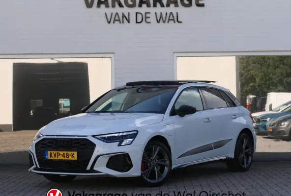 45 TFSI e S-line Competition | Black optic | Panoramadak | Elektrisch verstelbare alcantara-/lederen sportstoelen | Maxtrix LED | Apple-/Android Carplay | Sportstuur | Sfeerverlichting