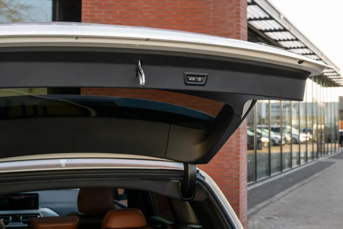 xDrive30e M-Sport Pano HuD Trekhaak Camera 94% SOH