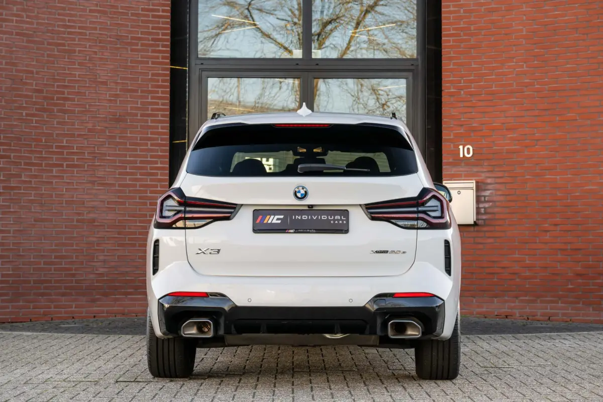 xDrive30e M-Sport Pano HuD Trekhaak Camera 94% SOH