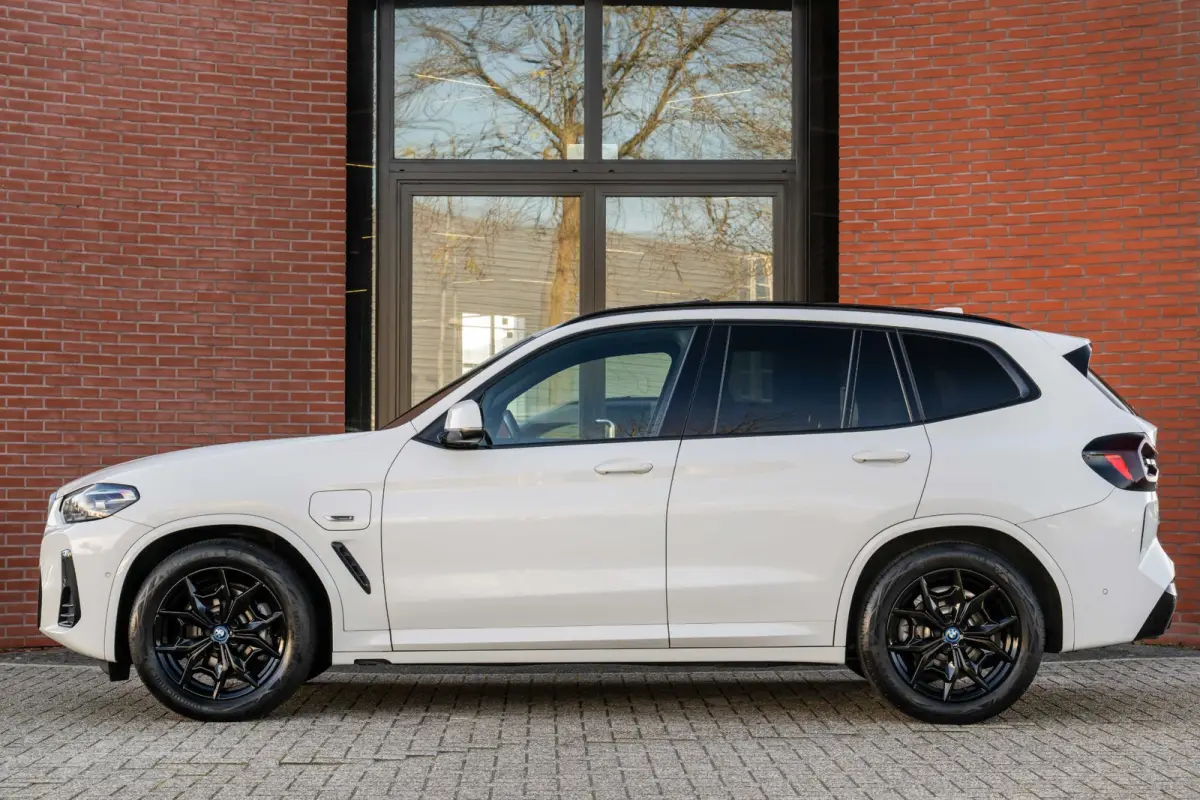 xDrive30e M-Sport Pano HuD Trekhaak Camera 94% SOH
