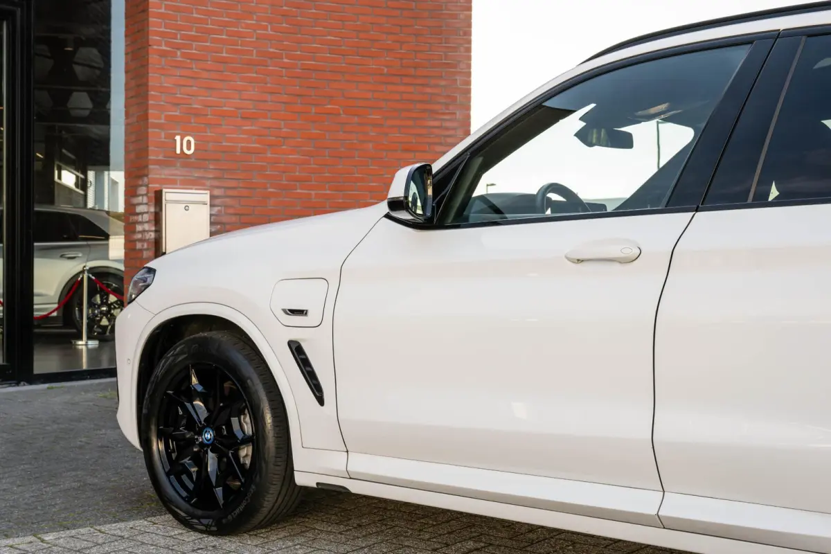 xDrive30e M-Sport Pano HuD Trekhaak Camera 94% SOH