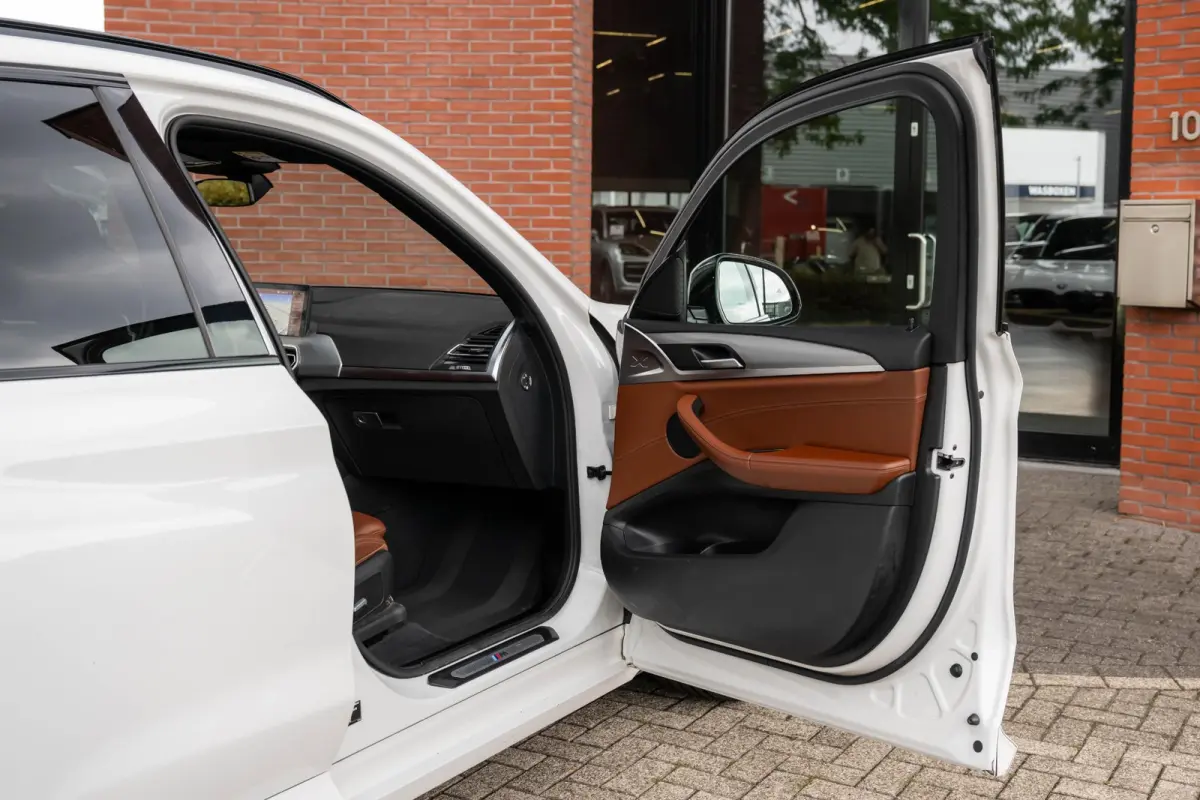 xDrive30e M-Sport Pano HuD Trekhaak Camera 94% SOH