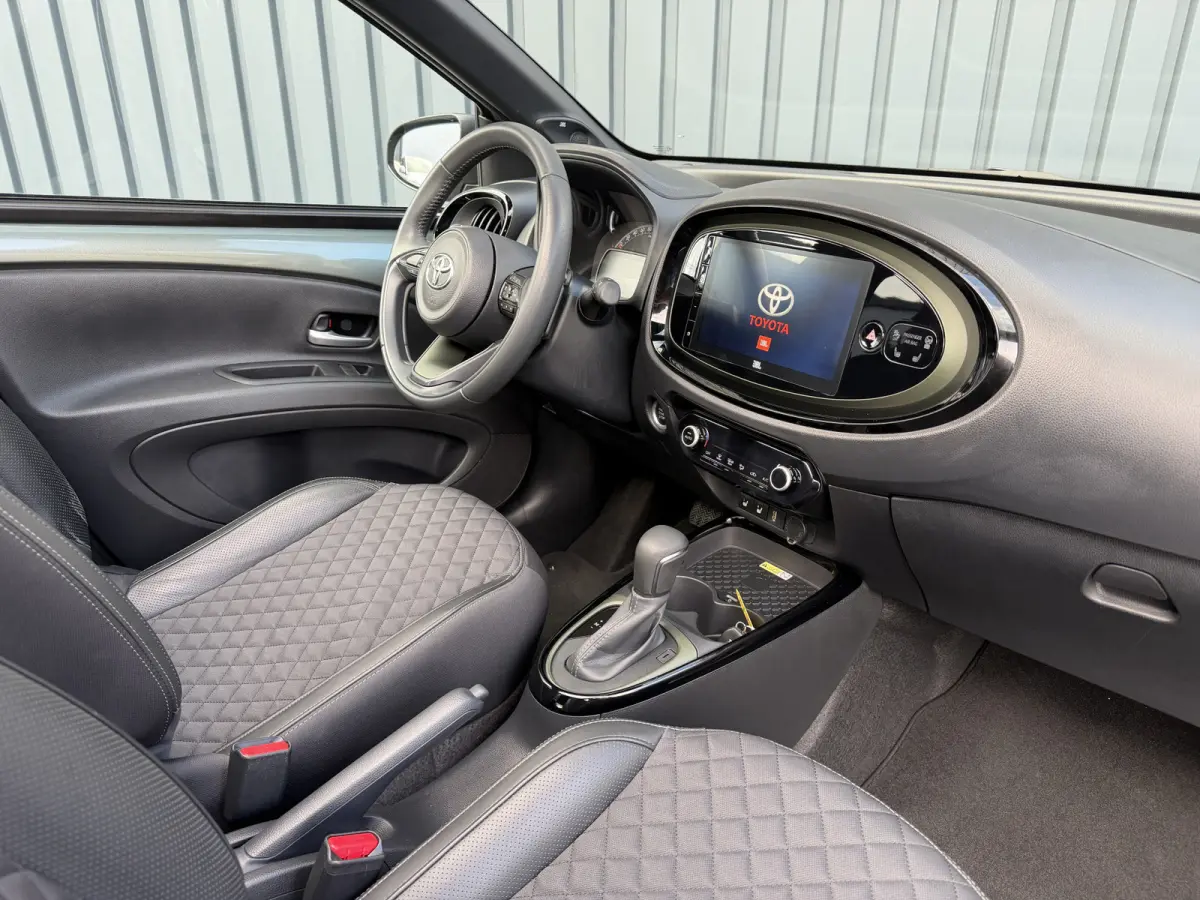 1.0 VVT-i S-CVT Premium | Schuif dak | JBL | Clima | Rijklaar!!