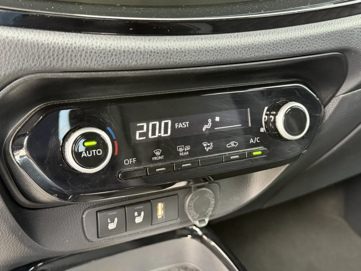 1.0 VVT-i S-CVT Premium | Schuif dak | JBL | Clima | Rijklaar!!