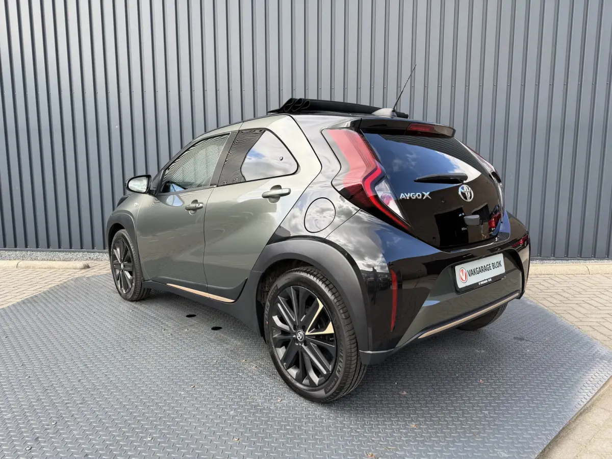 1.0 VVT-i S-CVT Premium | Schuif dak | JBL | Clima | Rijklaar!!