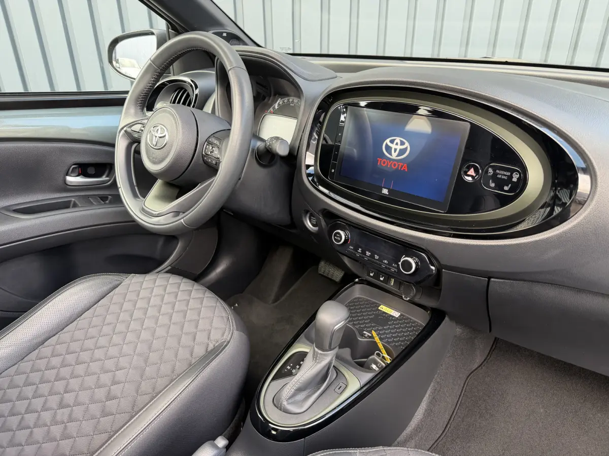 1.0 VVT-i S-CVT Premium | Schuif dak | JBL | Clima | Rijklaar!!