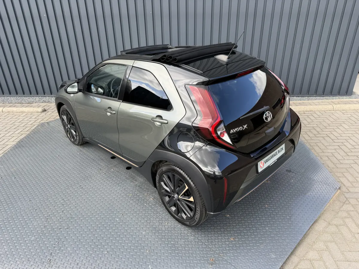 1.0 VVT-i S-CVT Premium | Schuif dak | JBL | Clima | Rijklaar!!
