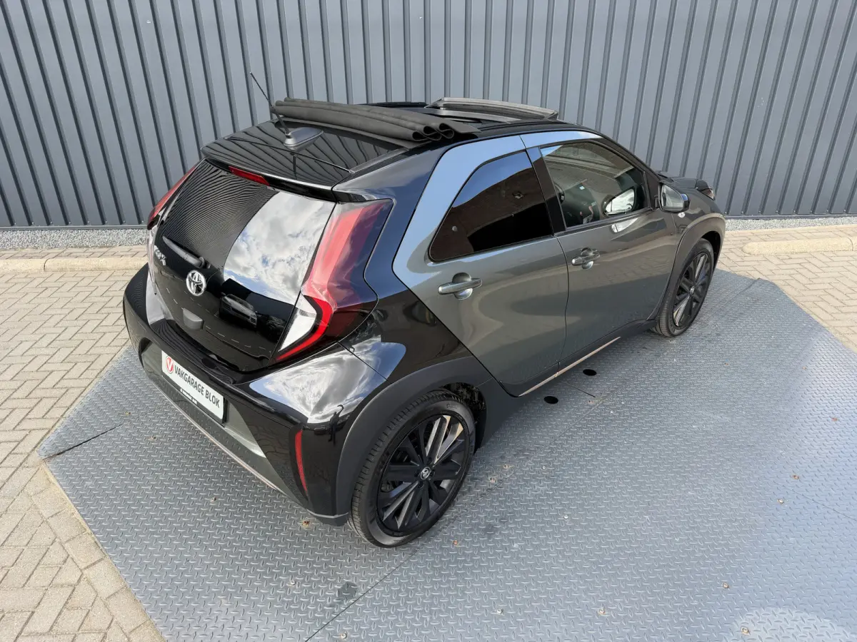 1.0 VVT-i S-CVT Premium | Schuif dak | JBL | Clima | Rijklaar!!
