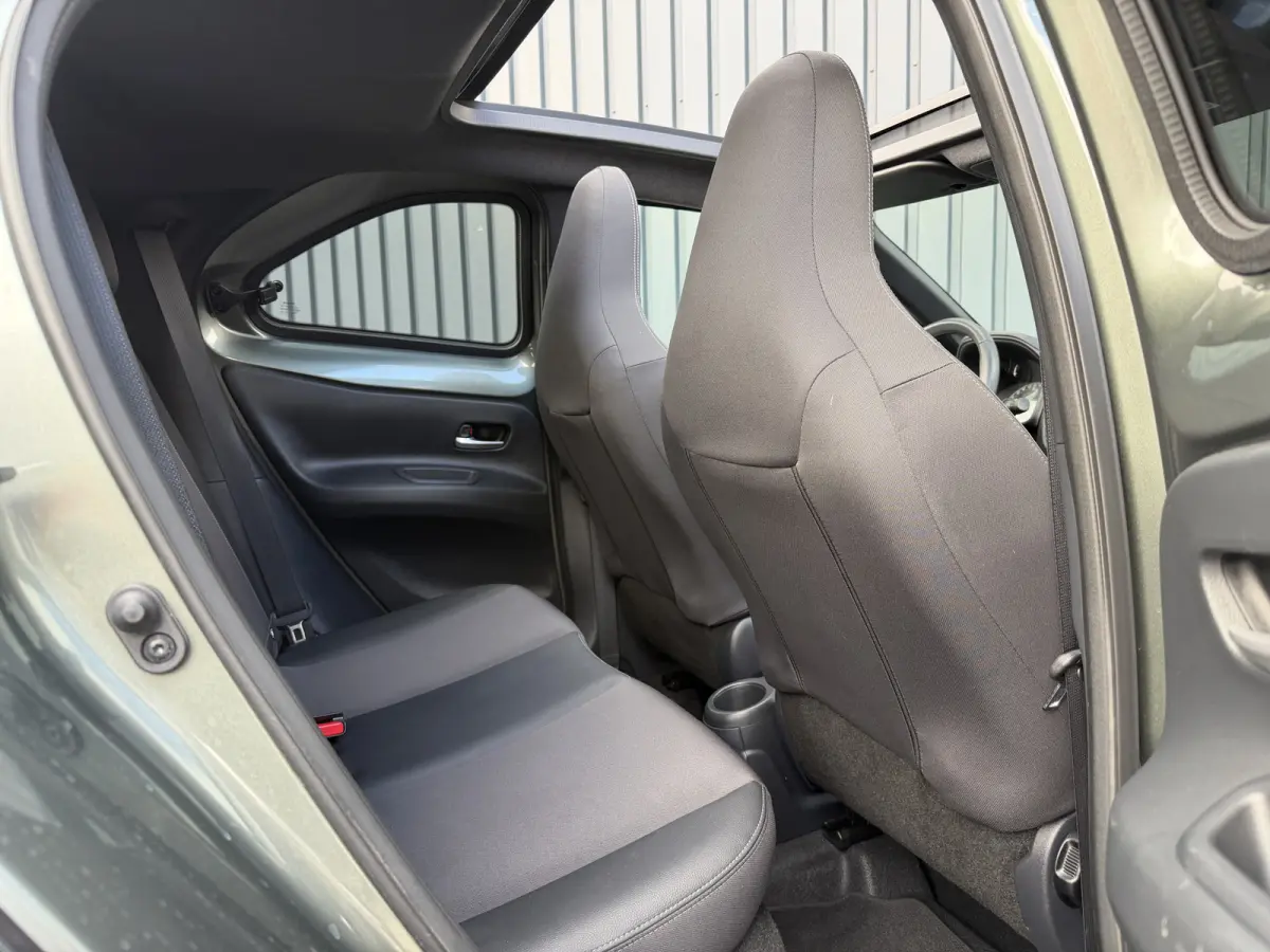1.0 VVT-i S-CVT Premium | Schuif dak | JBL | Clima | Rijklaar!!