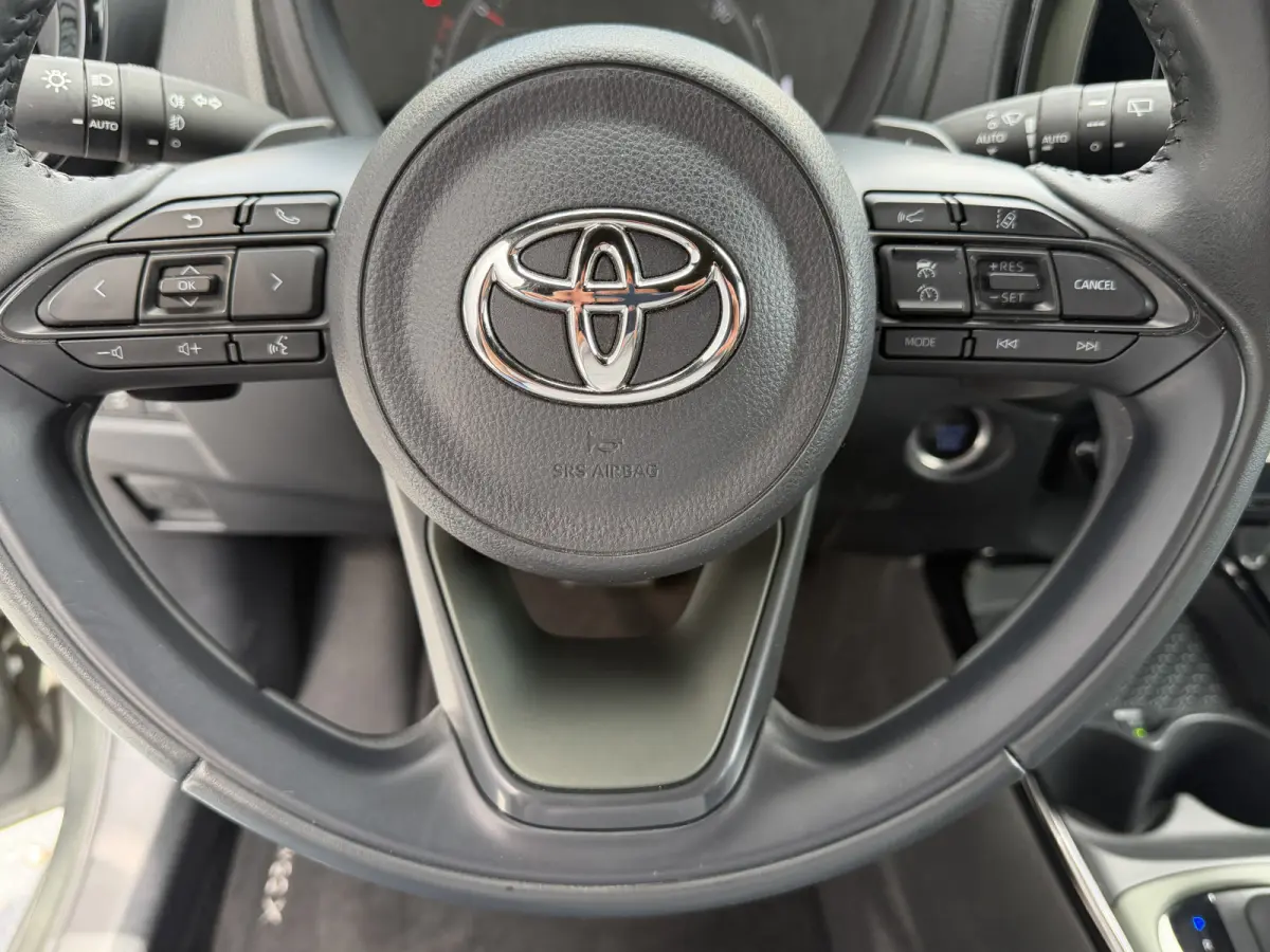 1.0 VVT-i S-CVT Premium | Schuif dak | JBL | Clima | Rijklaar!!