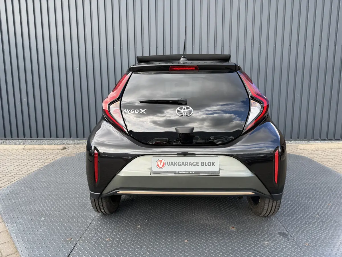 1.0 VVT-i S-CVT Premium | Schuif dak | JBL | Clima | Rijklaar!!