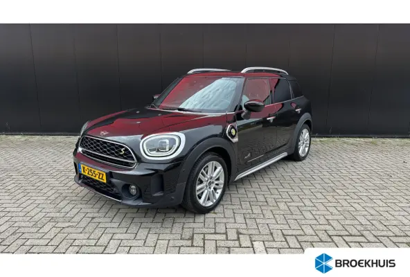 1.5 Cooper ALL4 Chili | Plug-in | Panorama Dak | Achteruitrij Camera | Stoelverwarming Voor | Navigatie | Cruise Control | Climate Control | Elektrische Achterklep | Dealer onderhouden | Pan