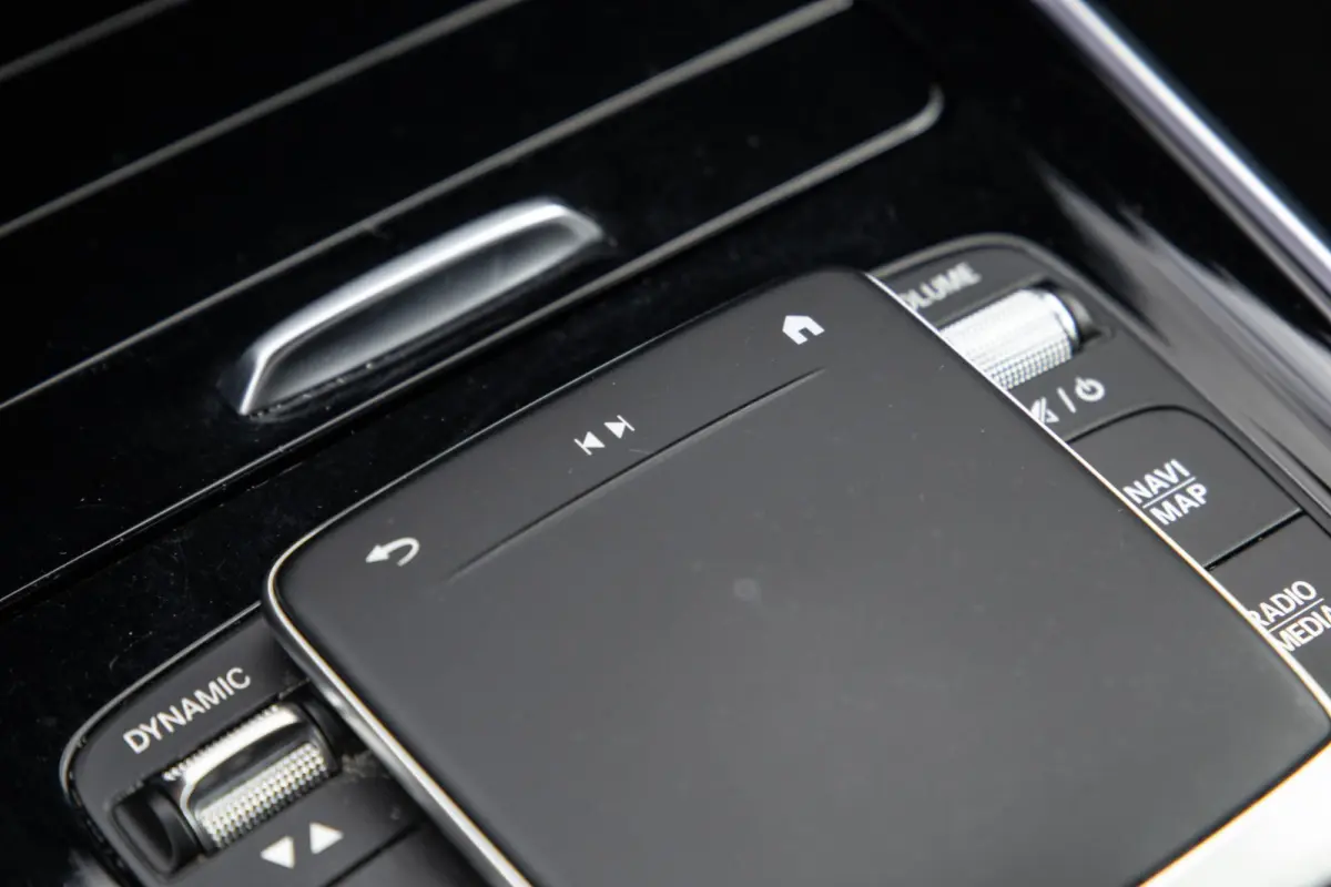 300 4MATIC AMG Line 67 kWh CARPLAY / CAMERA / SFEERVERLICHTING / LEER / STOELVERWARMING