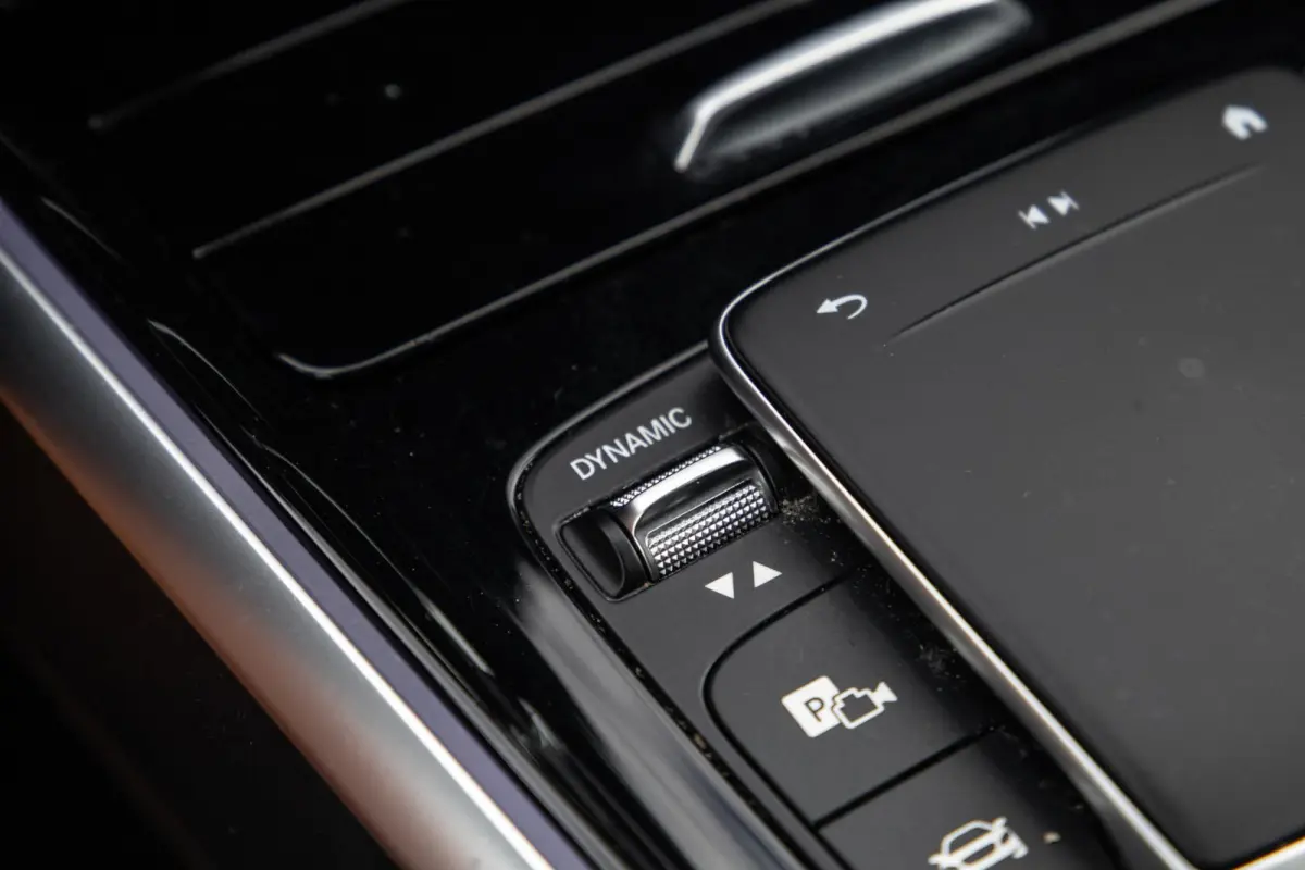 300 4MATIC AMG Line 67 kWh CARPLAY / CAMERA / SFEERVERLICHTING / LEER / STOELVERWARMING
