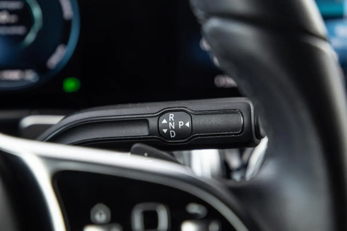 300 4MATIC AMG Line 67 kWh CARPLAY / CAMERA / SFEERVERLICHTING / LEER / STOELVERWARMING