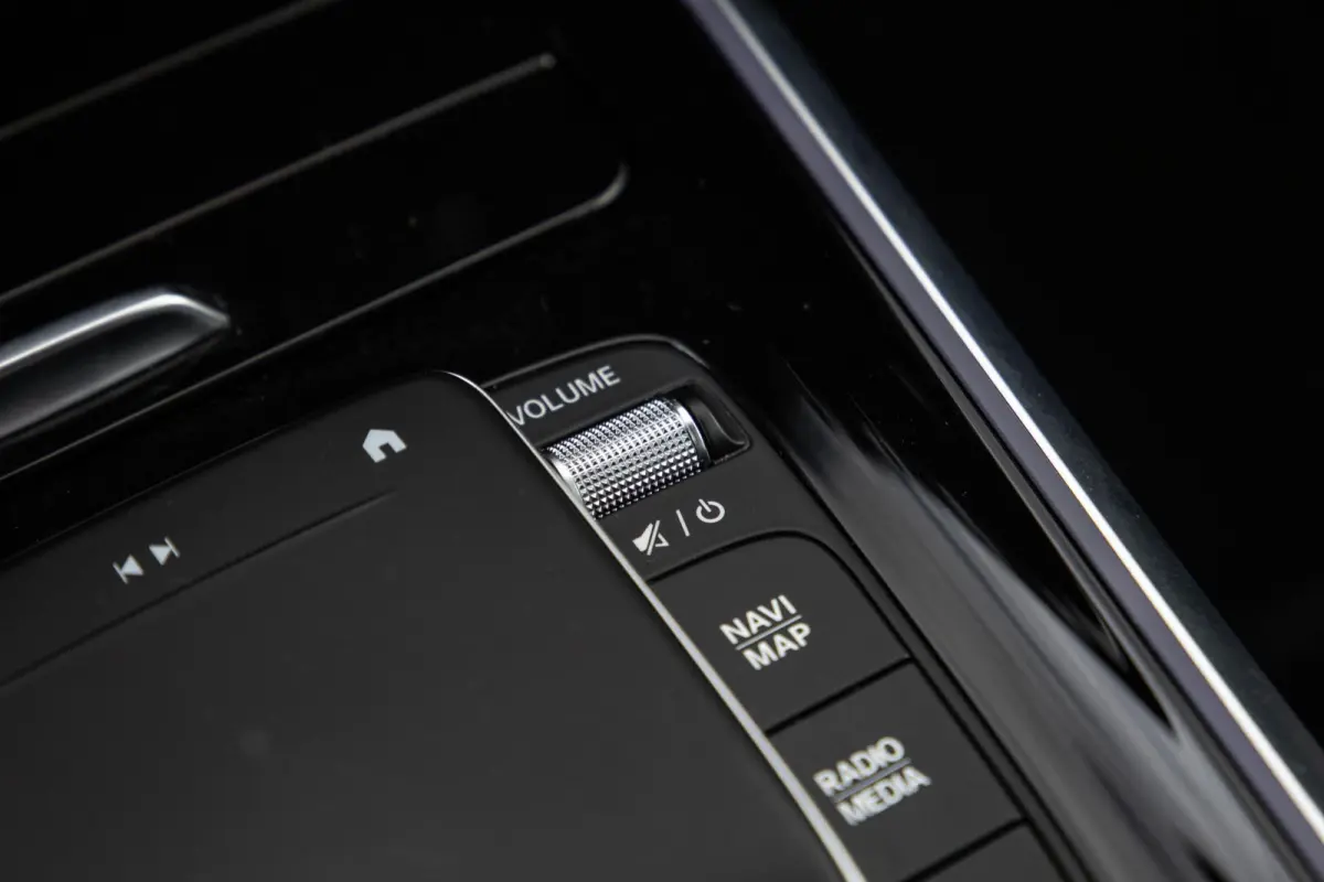 300 4MATIC AMG Line 67 kWh CARPLAY / CAMERA / SFEERVERLICHTING / LEER / STOELVERWARMING