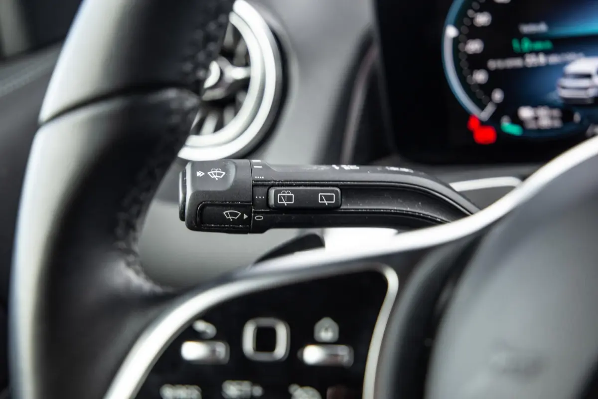 300 4MATIC AMG Line 67 kWh CARPLAY / CAMERA / SFEERVERLICHTING / LEER / STOELVERWARMING