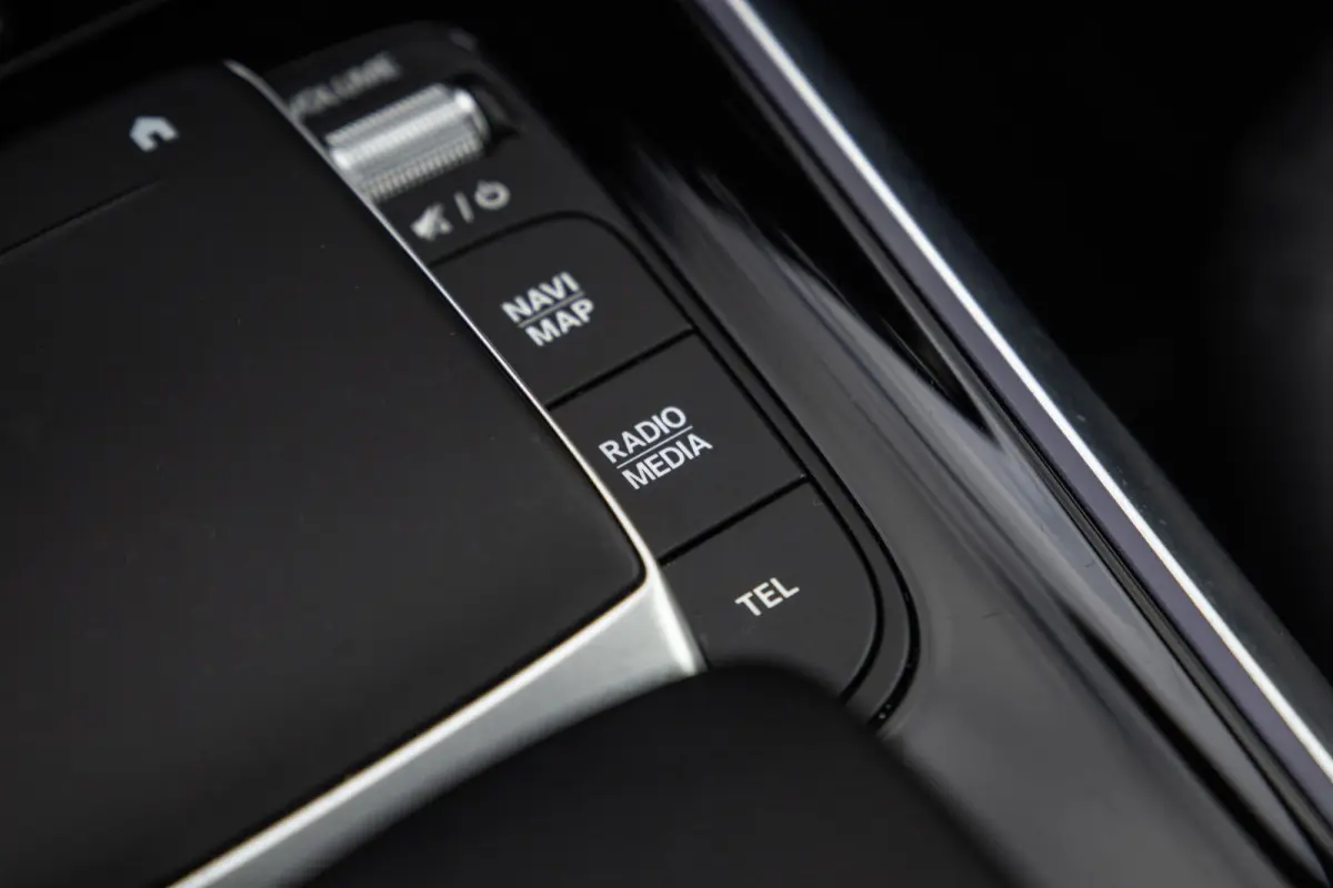 300 4MATIC AMG Line 67 kWh CARPLAY / CAMERA / SFEERVERLICHTING / LEER / STOELVERWARMING
