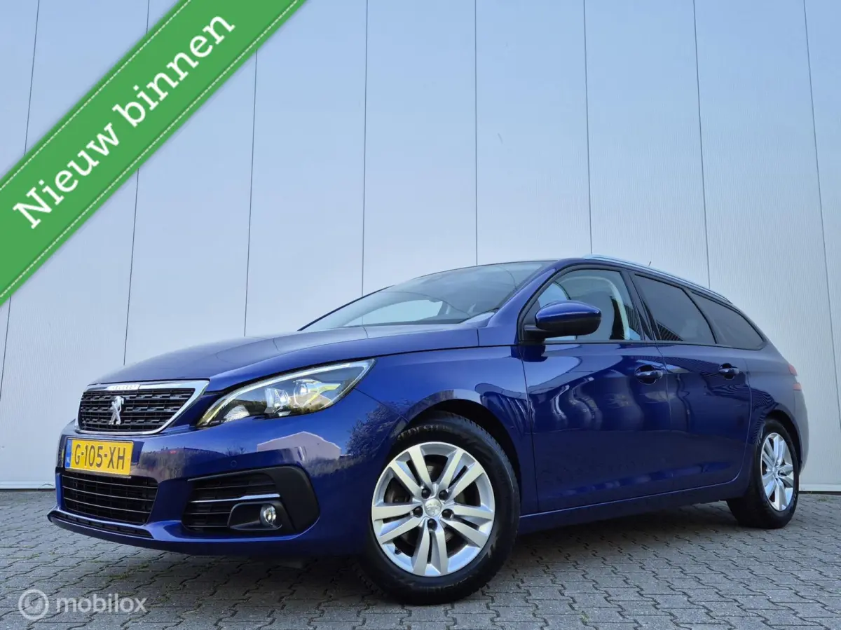 1.2 PURETECH EXECUTIVE/PANO/LED/TREKHAAK/CARPLAY/CRUISE/LANE ASSIST
