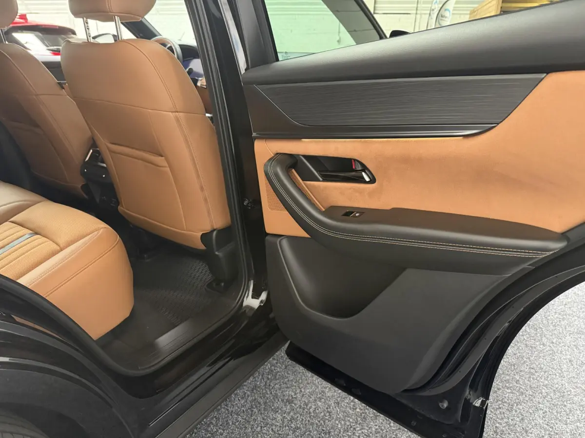 2.5 e-SkyActiv PHEV Homura Plus | PANO | BOSE | 20”MATT LMV