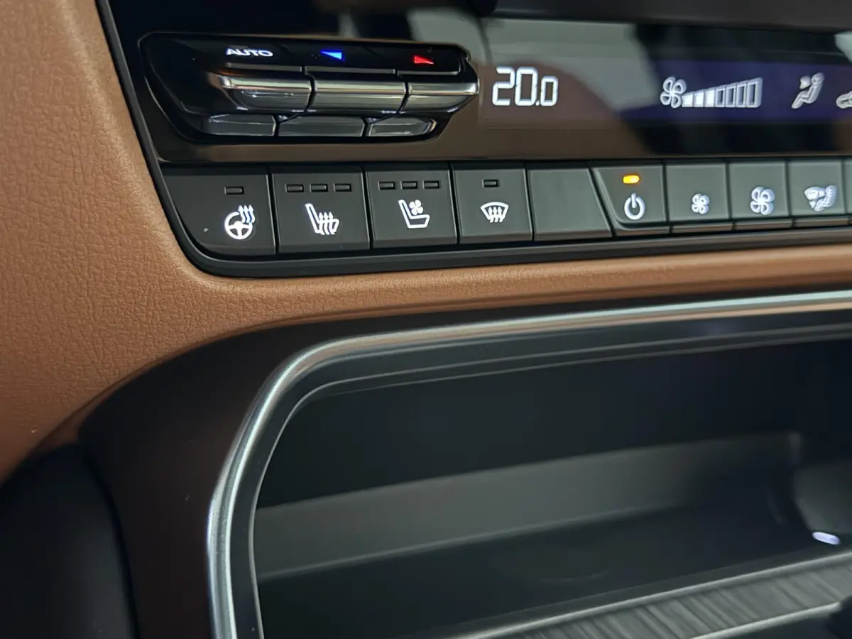 2.5 e-SkyActiv PHEV Homura Plus | PANO | BOSE | 20”MATT LMV