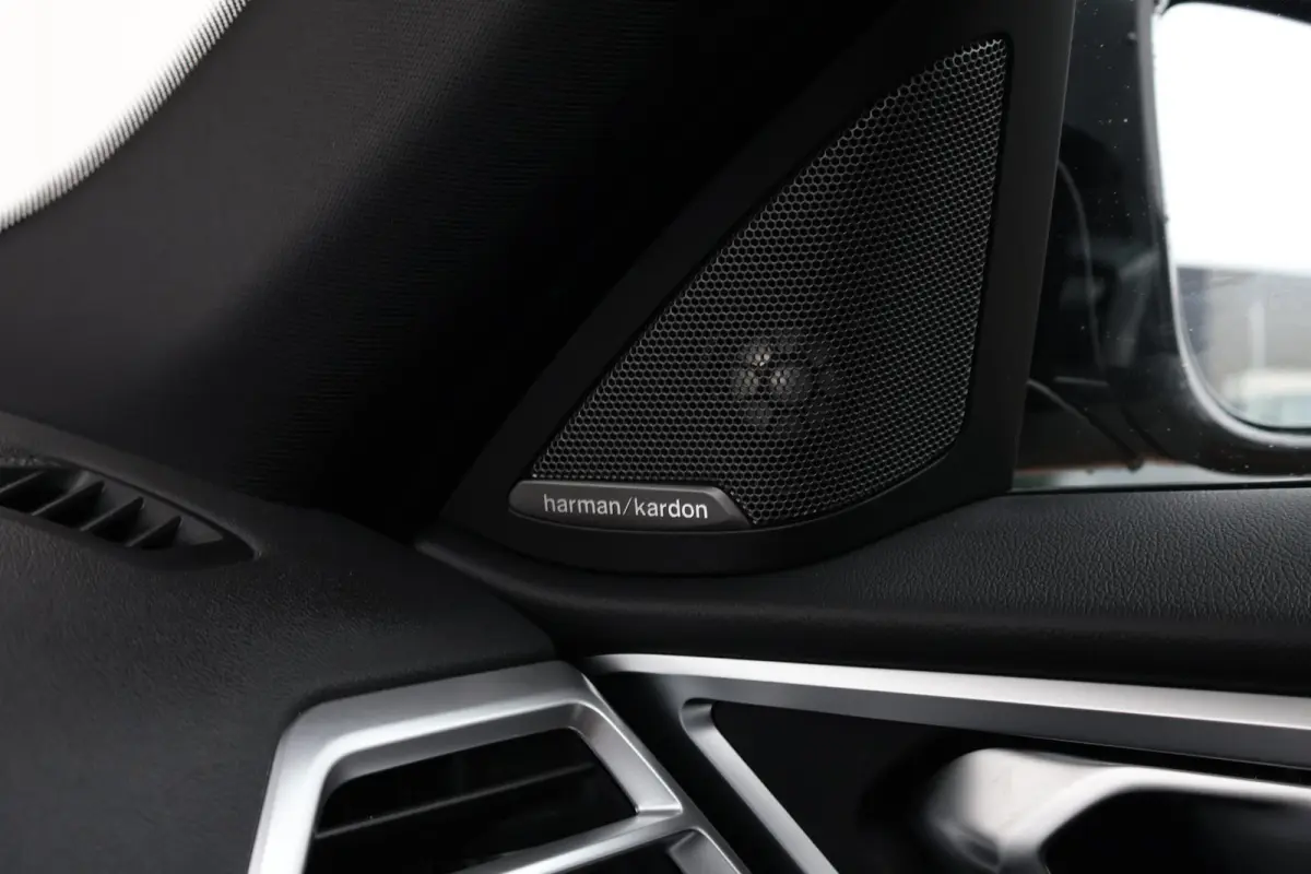 M60 84 kWh | Sport Pakket Pro | Panorama Dak | Harman Kardon | Elektr. Stoelen | Driving Assistant Professional | 20'' LM |