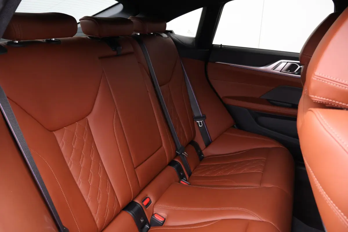M60 84 kWh | Sport Pakket Pro | Panorama Dak | Harman Kardon | Elektr. Stoelen | Driving Assistant Professional | 20'' LM |