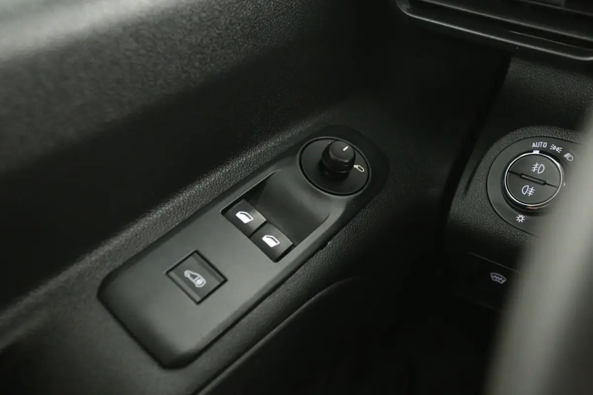 1.5D 102pk | Marge | 3 Zits | Airco | Cruise | Camera | Carplay | Trekhaak | Parkeersens.