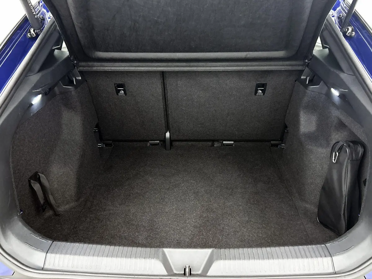 ID.5 Pro Advantage 77 kWh | 174 PK | SoH 97% | Automaat | Parkeersensoren | Airco | All Season Banden