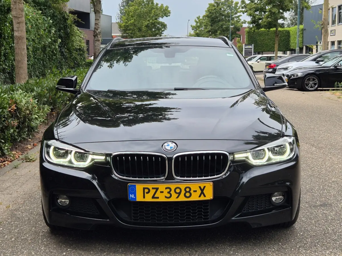 320i High Ex M Sport Touring Apple CarPlay 18inch Velgen NAP NL 100% Onderhouden 2e eigenaar