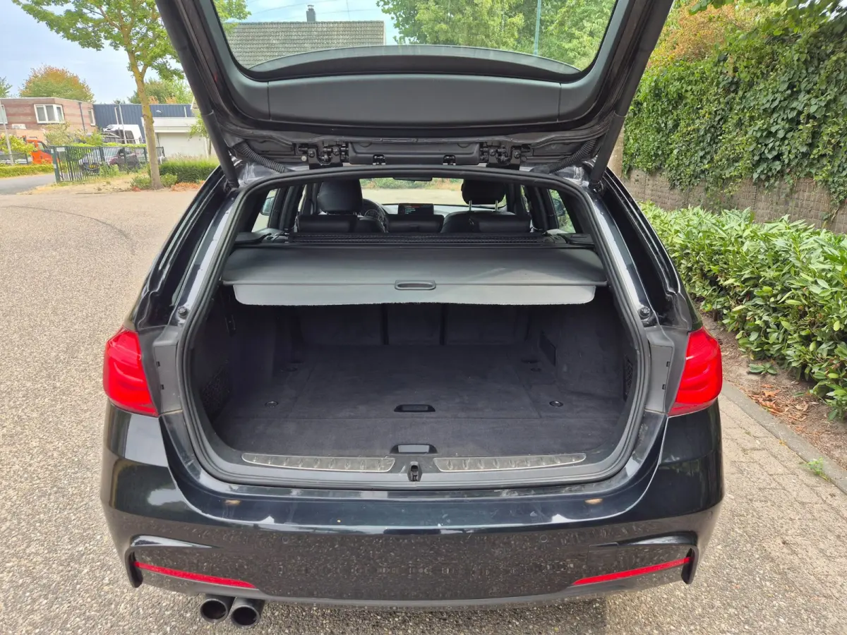 320i High Ex M Sport Touring Apple CarPlay 18inch Velgen NAP NL 100% Onderhouden 2e eigenaar