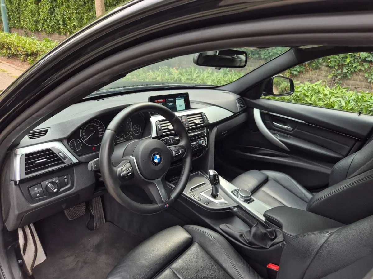 320i High Ex M Sport Touring Apple CarPlay 18inch Velgen NAP NL 100% Onderhouden 2e eigenaar