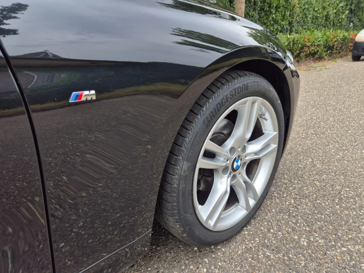 320i High Ex M Sport Touring Apple CarPlay 18inch Velgen NAP NL 100% Onderhouden 2e eigenaar