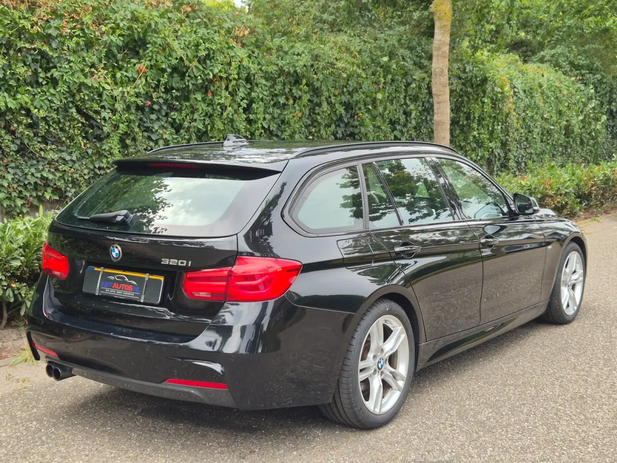 320i High Ex M Sport Touring Apple CarPlay 18inch Velgen NAP NL 100% Onderhouden 2e eigenaar