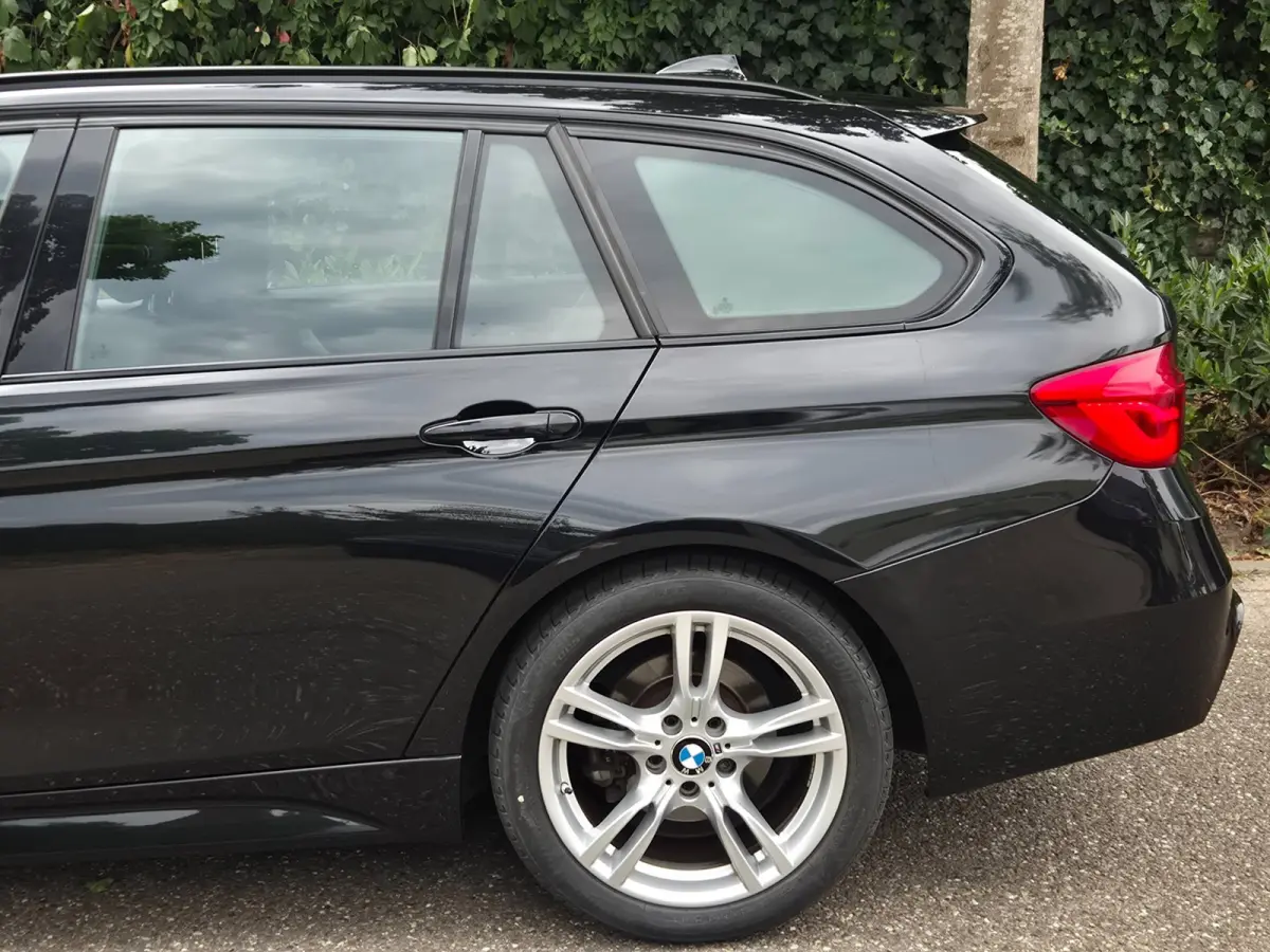 320i High Ex M Sport Touring Apple CarPlay 18inch Velgen NAP NL 100% Onderhouden 2e eigenaar
