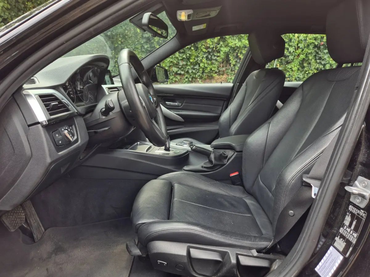 320i High Ex M Sport Touring Apple CarPlay 18inch Velgen NAP NL 100% Onderhouden 2e eigenaar