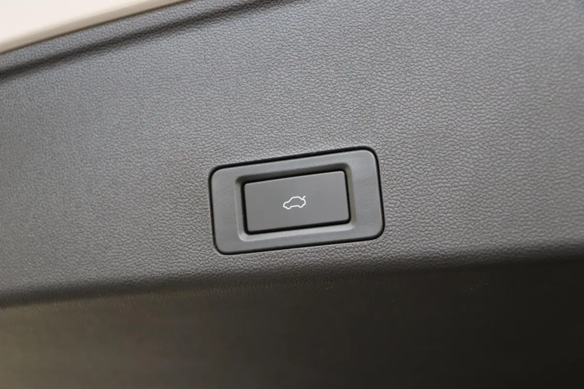 1.5 TGDI SHS-P Exclusive | Exclusive | Schuif\kantel dak | Lederen bekleding | Elektrische stoelen | Stoelverwarming en koeling | Led |