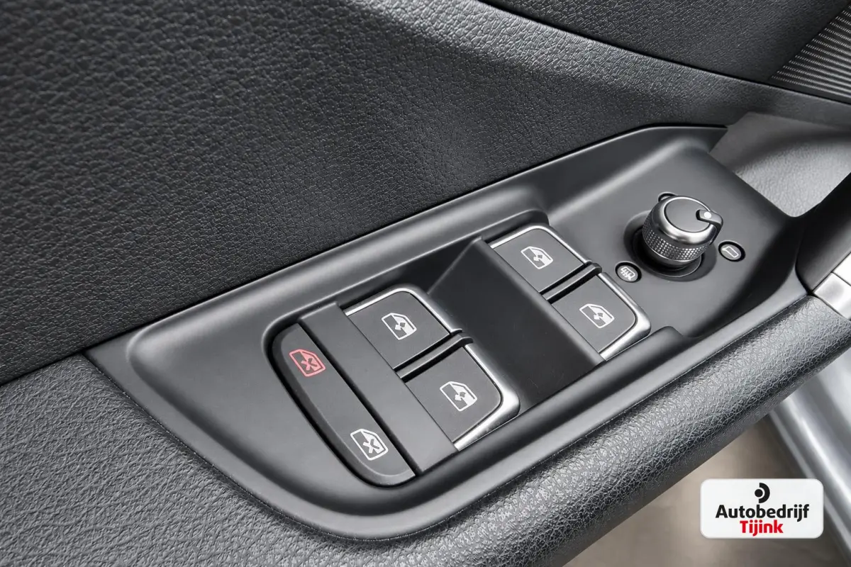 1.0 TFSI Sport Pro Line S | Automaat | LED | Trekhaak | Stoelverwarming | PDC | Cruise | LMV 18" | Navi |