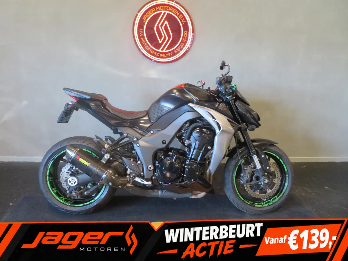 Z1000 AKRA TOPPER!