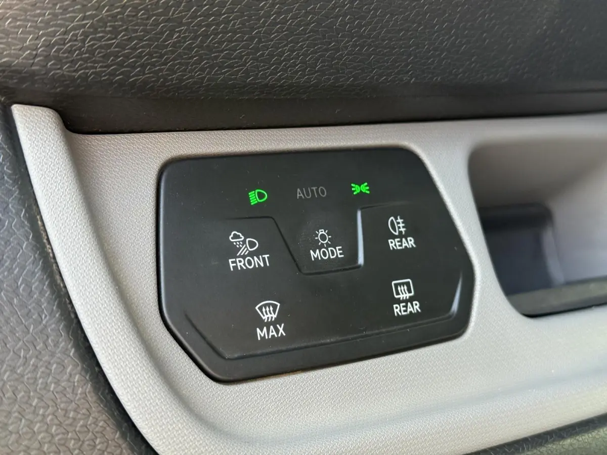 77 kWh | Led Matrix | Keyless | DAB | Achter Deuren |