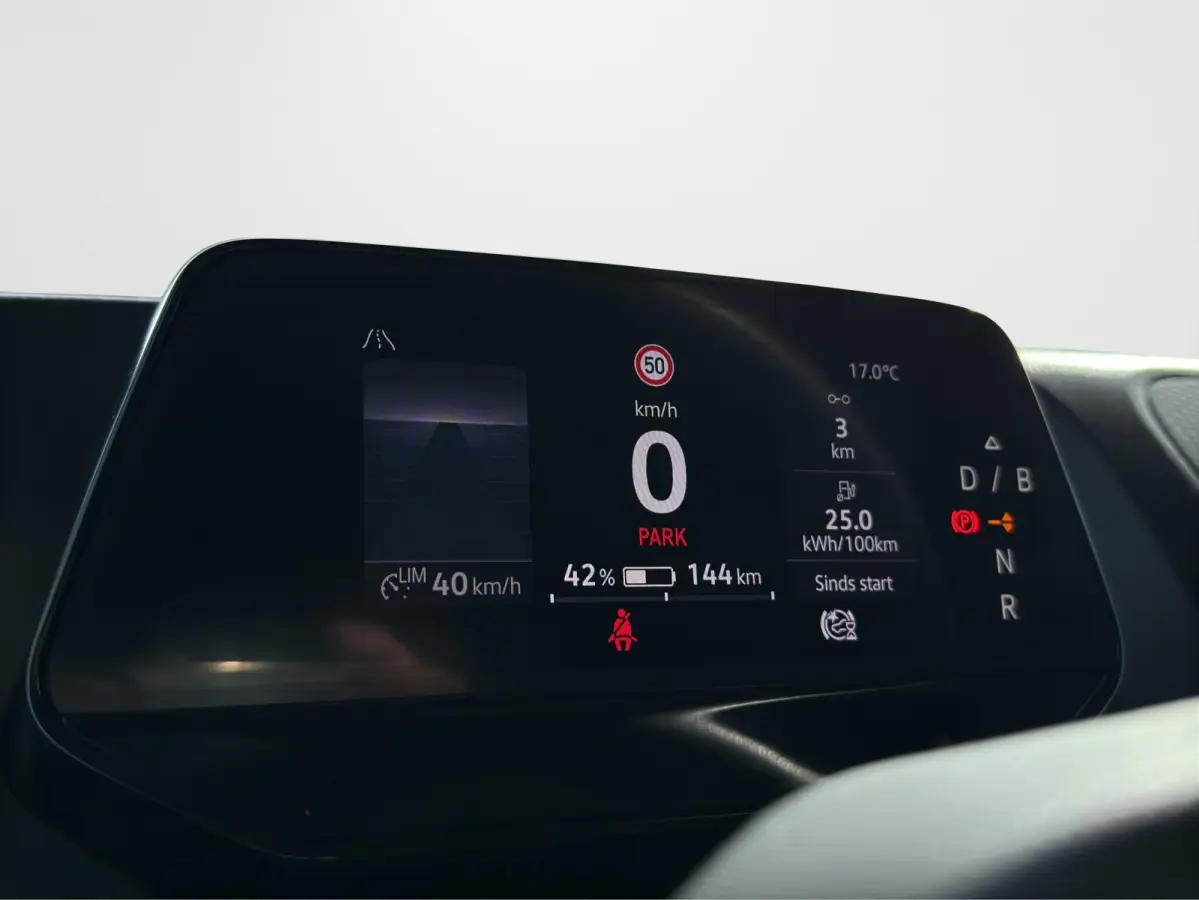 77 kWh | Led Matrix | Keyless | DAB | Achter Deuren |
