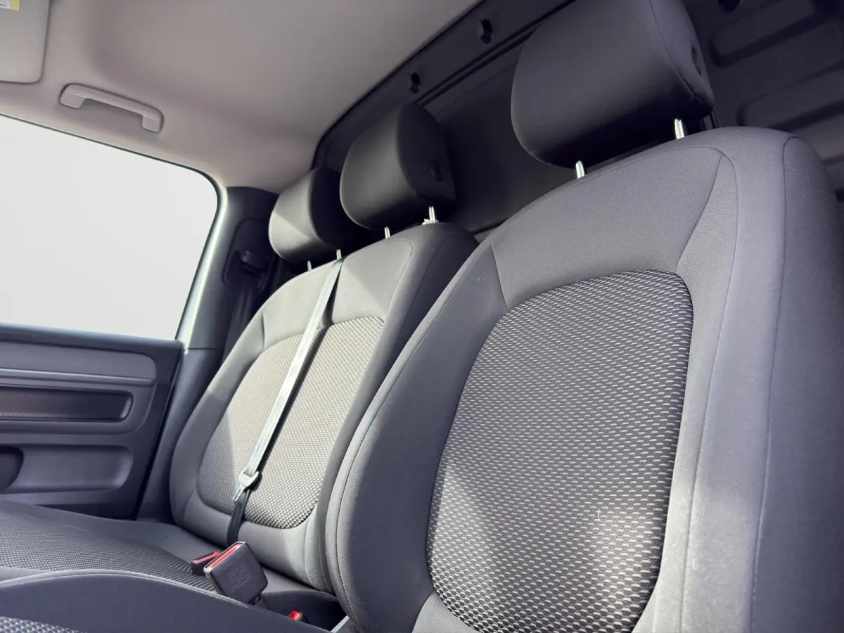 77 kWh | Led Matrix | Keyless | DAB | Achter Deuren |