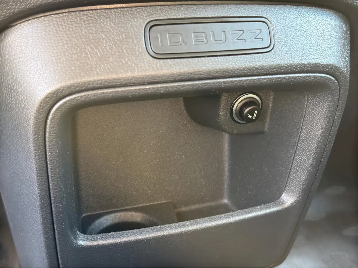 77 kWh | Led Matrix | Keyless | DAB | Achter Deuren |