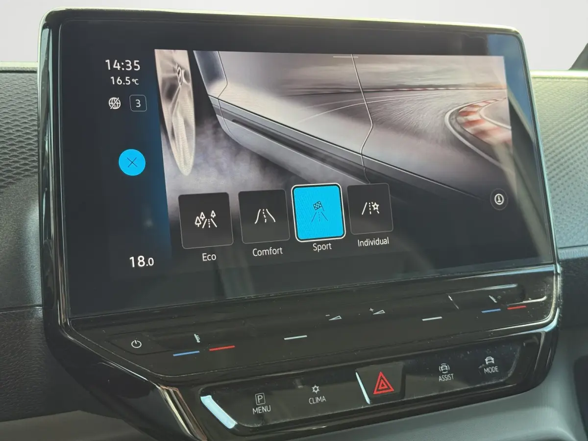 77 kWh | Led Matrix | Keyless | DAB | Achter Deuren |