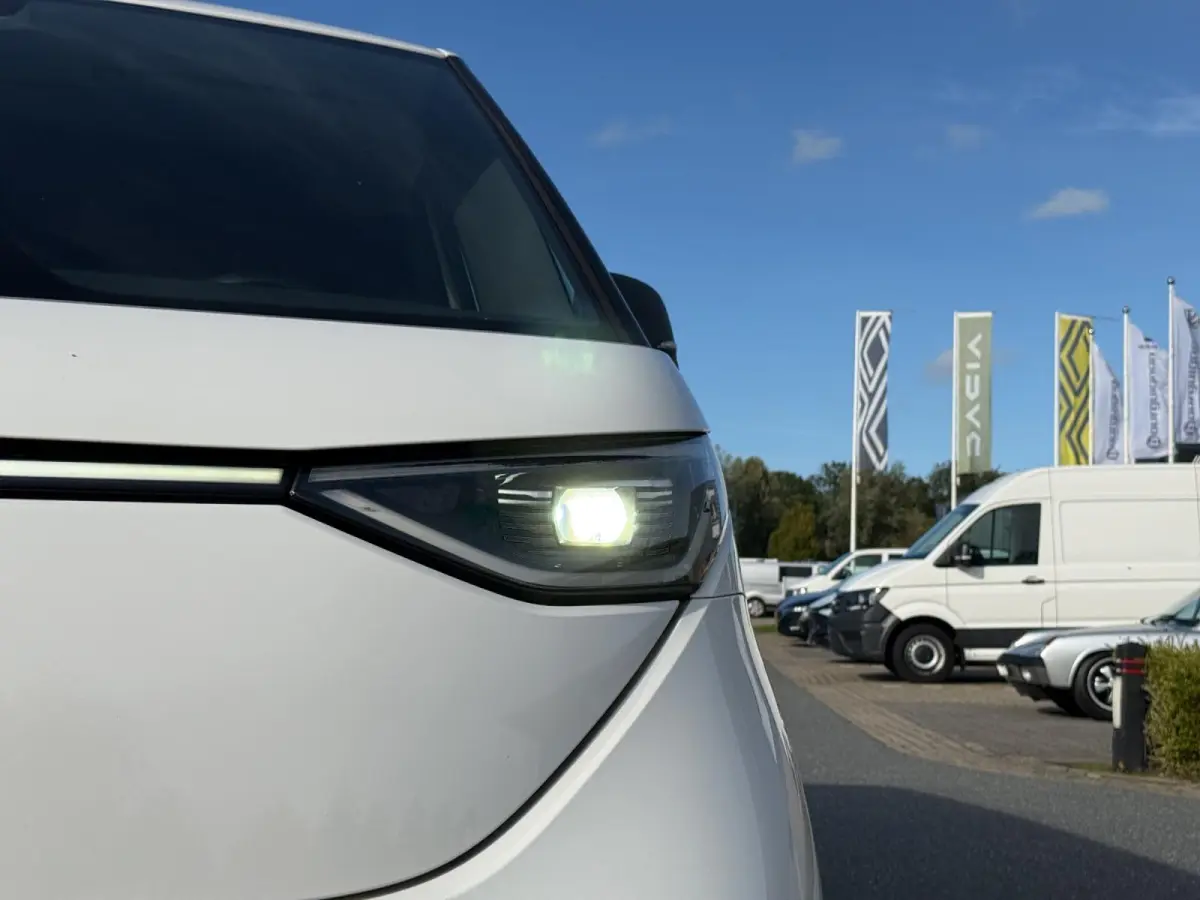77 kWh | Led Matrix | Keyless | DAB | Achter Deuren |