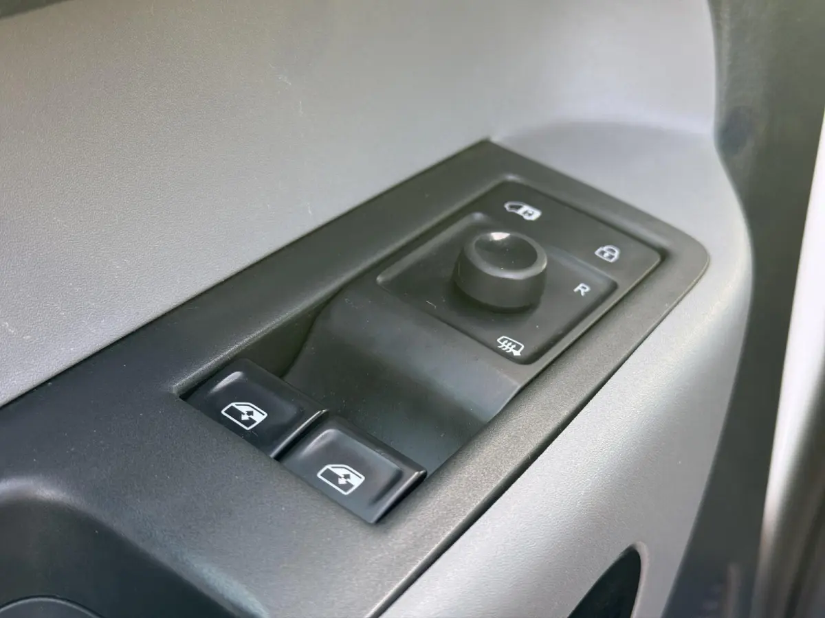 77 kWh | Led Matrix | Keyless | DAB | Achter Deuren |