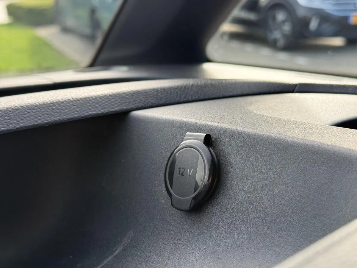 77 kWh | Led Matrix | Keyless | DAB | Achter Deuren |