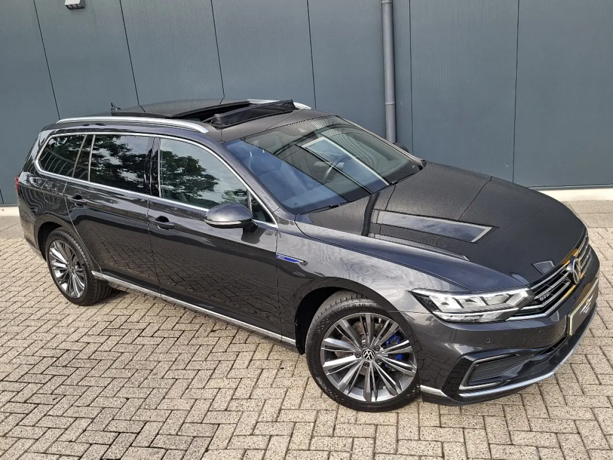 1.4 TSI PHEV GTE * Panoramadak * Elek. Achterklep * Navigatiesysteem * 18 Inch Velgen *