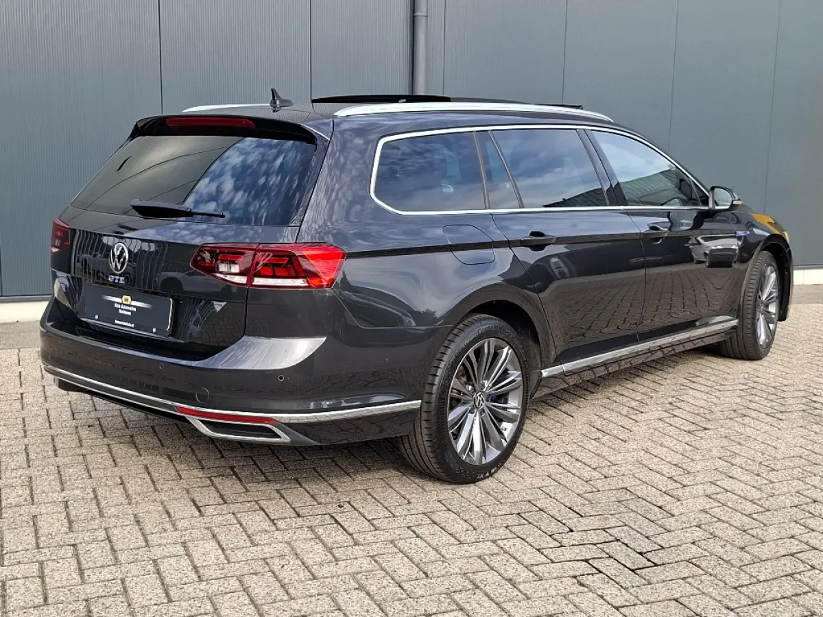 1.4 TSI PHEV GTE * Panoramadak * Elek. Achterklep * Navigatiesysteem * 18 Inch Velgen *